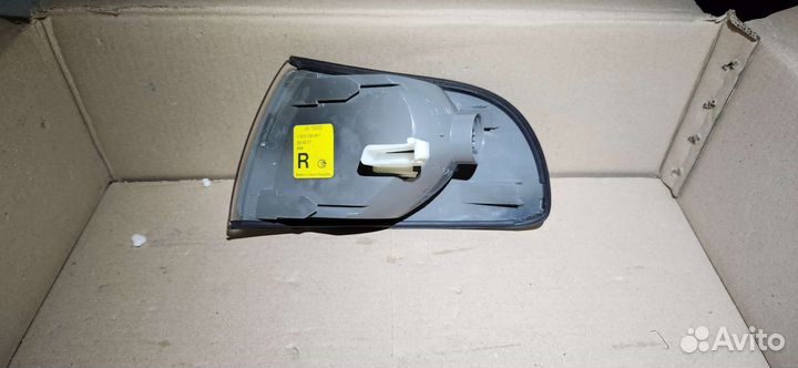Указатель поворота правый audi a8 d2