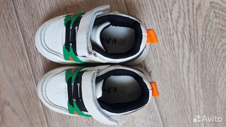 Кроссовки 22