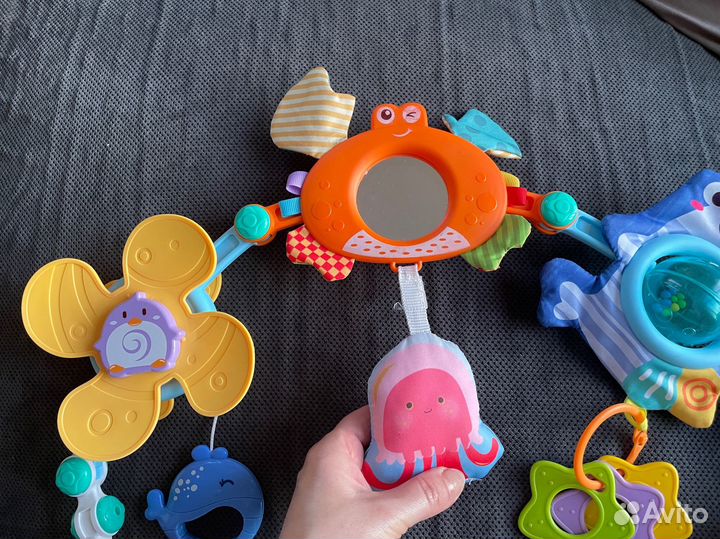 Развивающая игровая дуга на коляску sharktoys