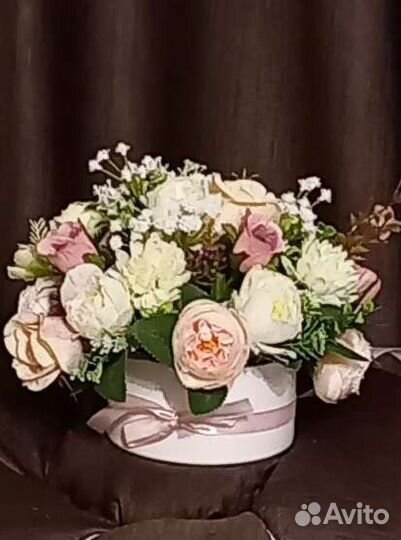 Интерьерные украшение из искусственных цветов