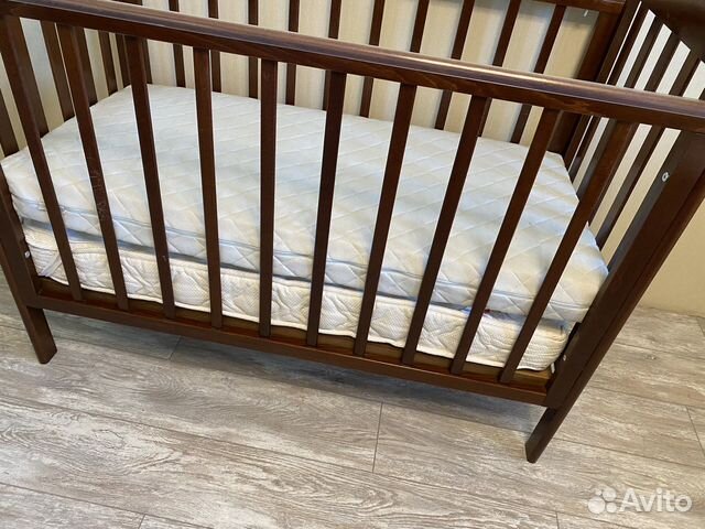 Кроватка детская с матрасом