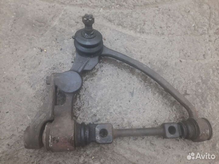 Рычаг верхний передний правый Toyota Town Ace CR30