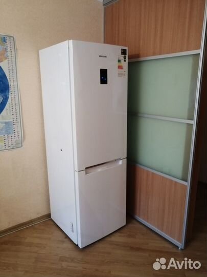 Холодильник двухкамерный Samsung