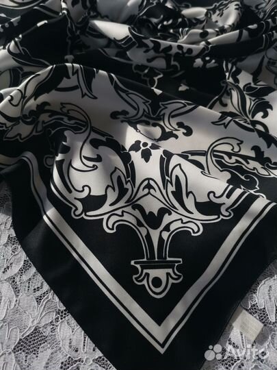 Классика платок черно / белый