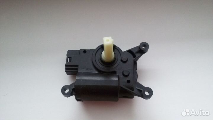 Мотор заслонки отопителя VW Crafter