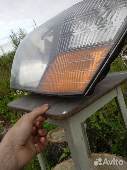 Фара с машины Мицубиси 5 pajero левая