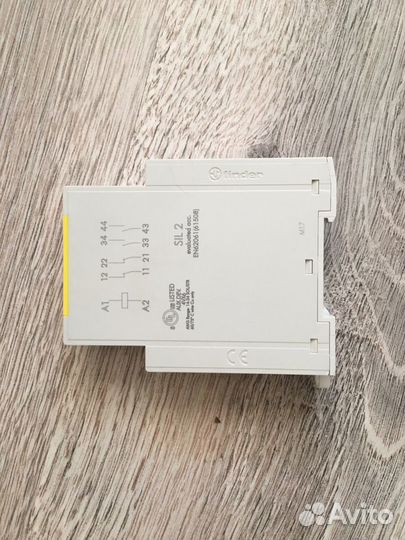 7S.14.9.024.0220 Finder реле безопасности