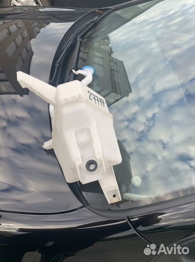 Бачок омывателя Nissan Tiida C11