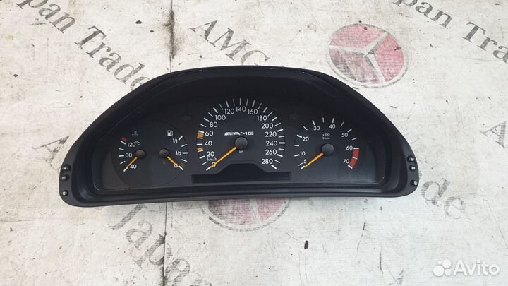 Приборная панель Mercedes-Benz W210 AMG