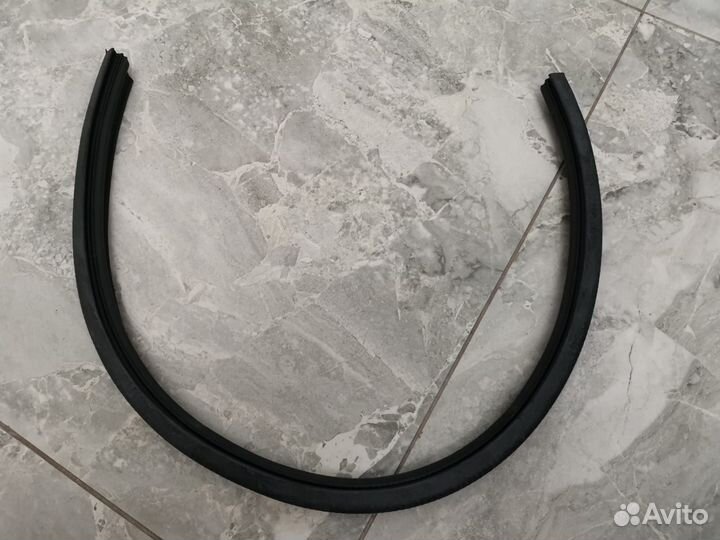 Уплотнитель капота Опель Астра Н 3-контурный