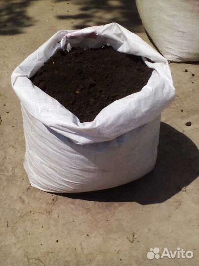 Чернозём плодородный луговой в мешках, перегной