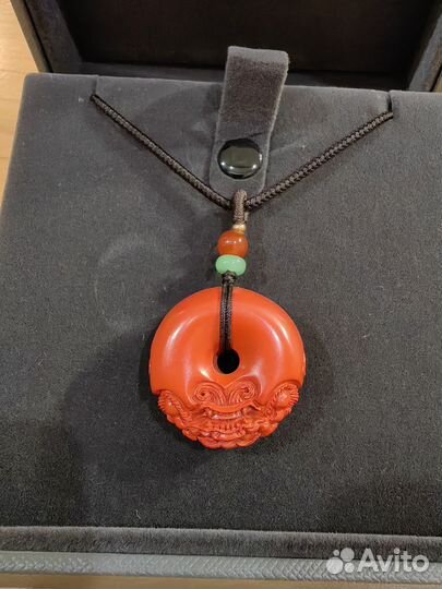 Украшение на шею