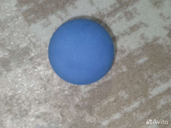 Бейсбольная бита и шарик