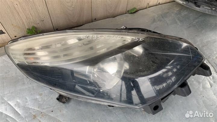 Фара правая от Renault Scenic III 2009-2016
