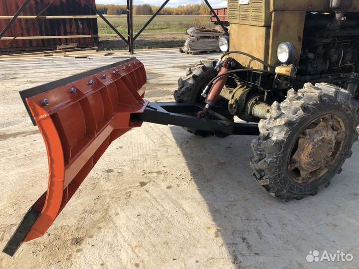 Косая лопата для чистки снега