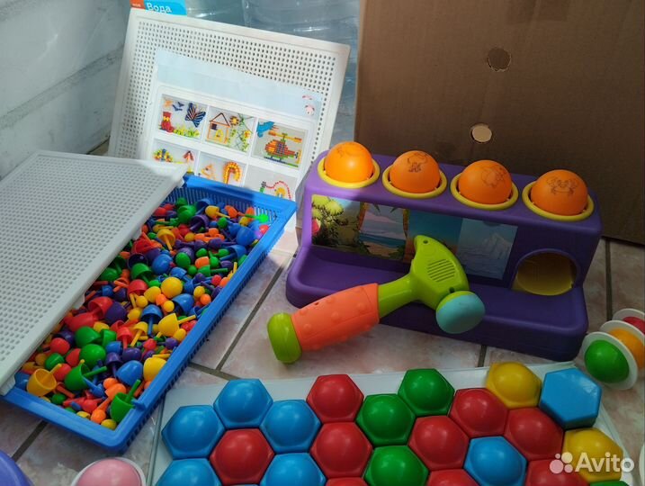 Развивающие игрушки для малышей пакетом