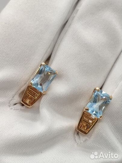 Серьги с синтетическим камнем Золото