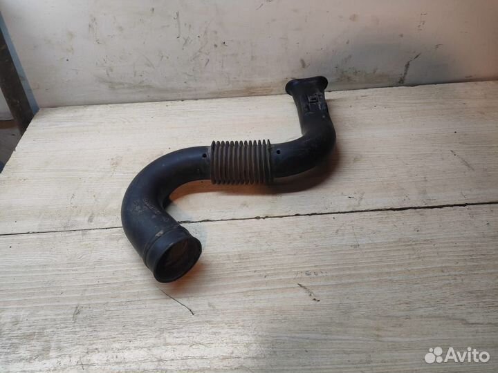 Патрубок воздушного фильтра Renault Sandero 2