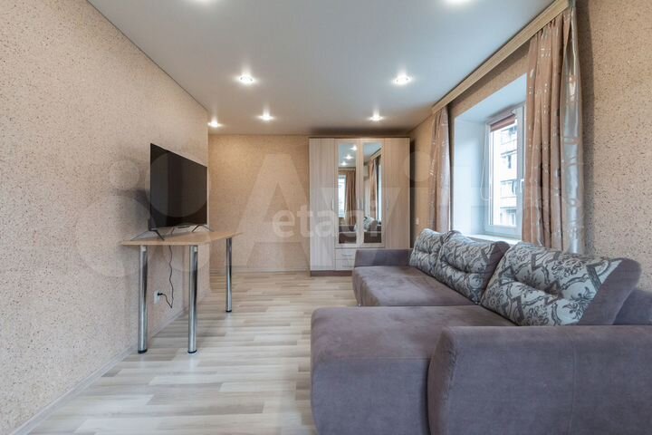 2-к. квартира, 43 м², 3/5 эт.