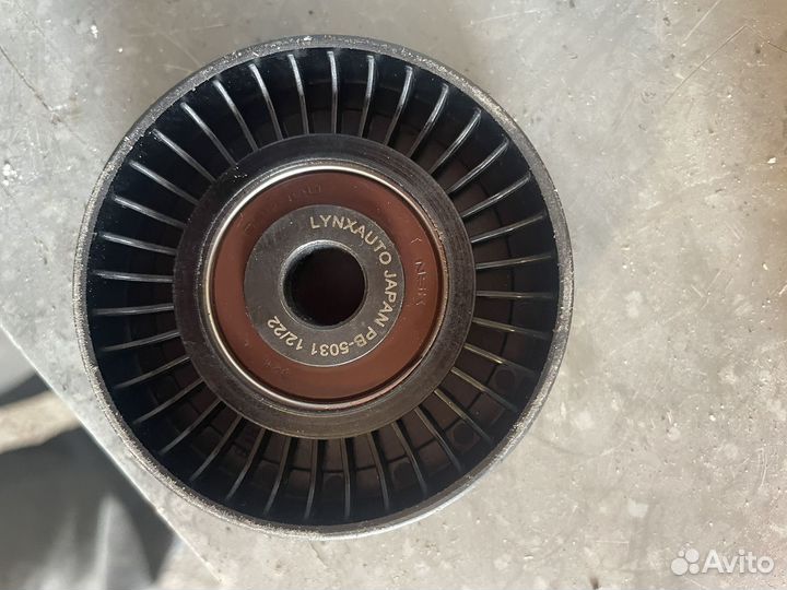 Ролик натяжителя