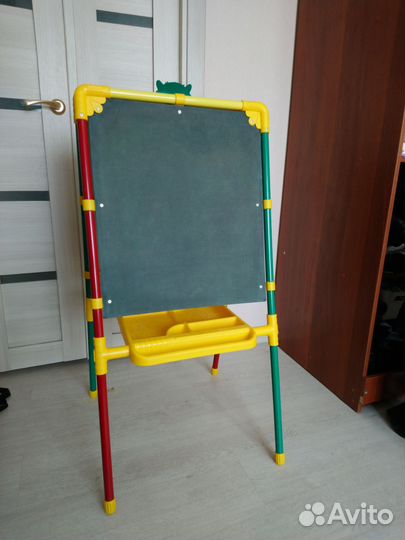 Детская доска-мольберт