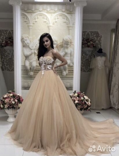 Вечернее нарядное платье со шлейфом 42-46