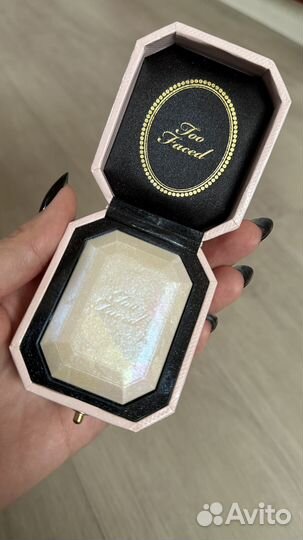 Too faced хайлайтер