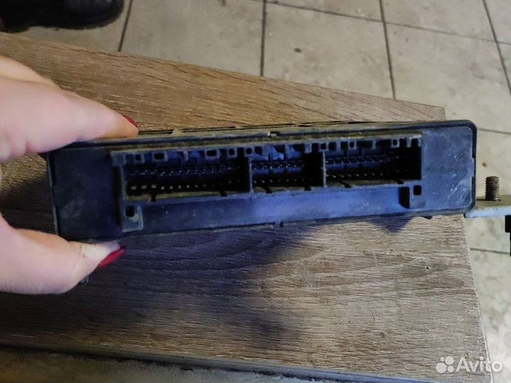 Блок управления mitsubishi MR498544