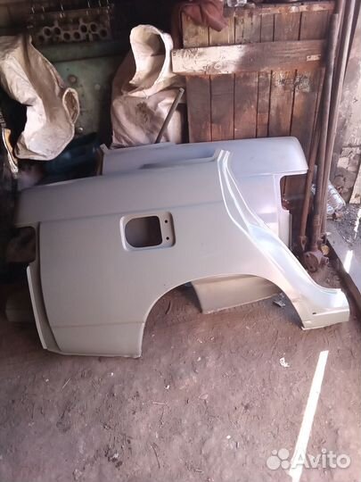 Задние крылья