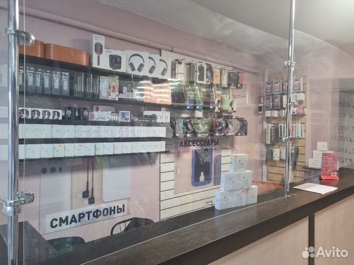 Чехлы и защитные стекла