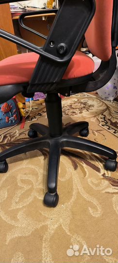 Компьютерное офисное кресло