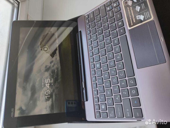 Планшет трансформер Asus TF700