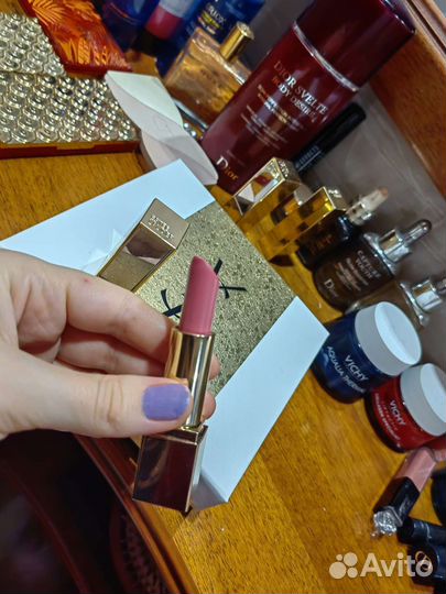 Помада Estee Lauder