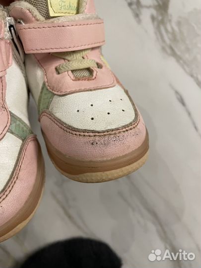 Кроссовки детские 22