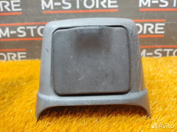 Консоль между сидений передний Subaru Impreza