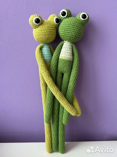 Вязаные лягушки