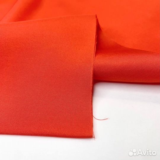 Натуральный шелк красный. Италия. 1 м (ш.140 см)