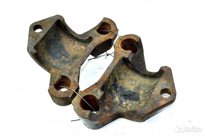 Кронштейн стабилизатора, переднего моста, нижний л