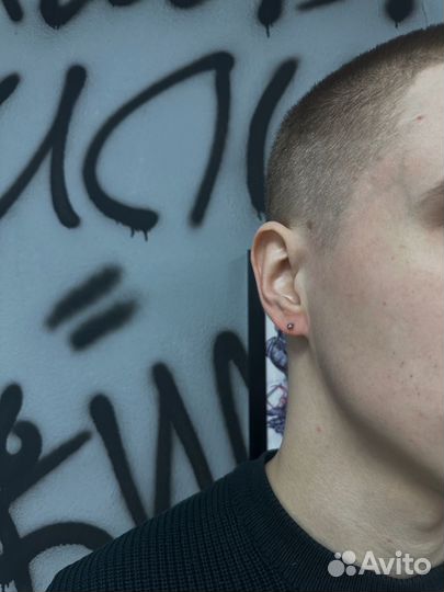 Модель на пирсинг