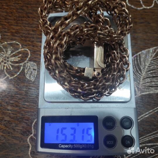 Золотая цепочка с крестиком