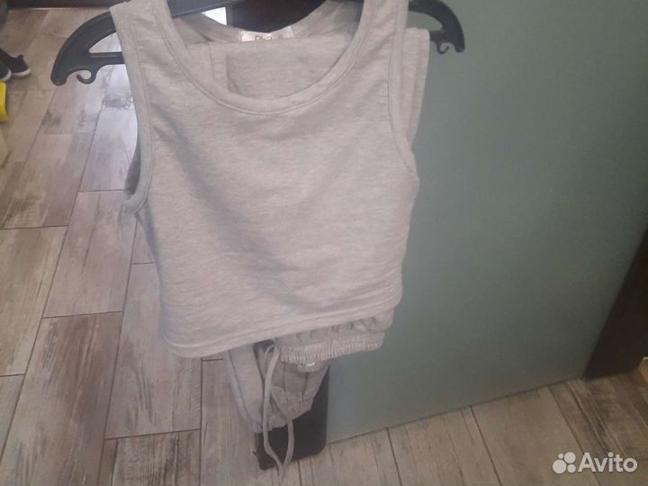 Спортивный костюм женский 42 44 новый