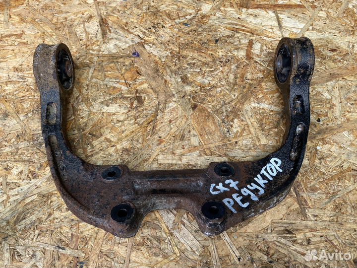 Опора крепление редуктора mazda cx7 2007