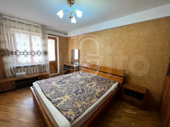 4-к. квартира, 100 м², 3/5 эт.