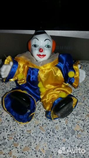 Фарфоровая статуэтка клоун