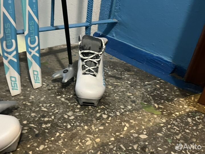 Беговые лыжи,лыжные ботинки,лыжные палки