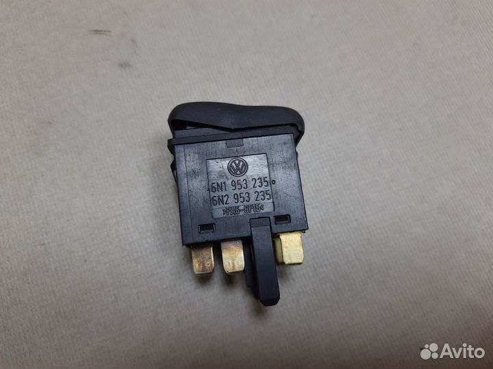 Кнопка аварийной сигнализации Volkswagen Polo 3