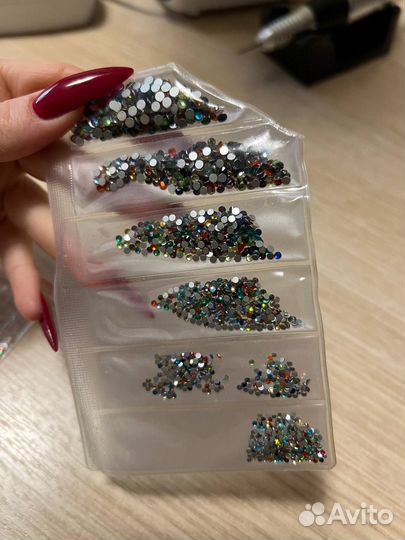 Стразы для маникюра/ногтей