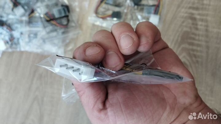 Переходник питания molex на sata.новые