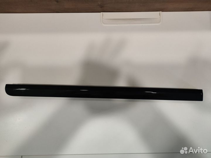 Декоративная вставка в торпедо prado 150