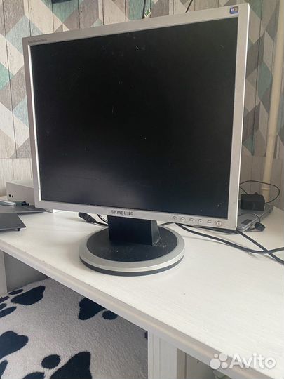 Монитор Samsung
